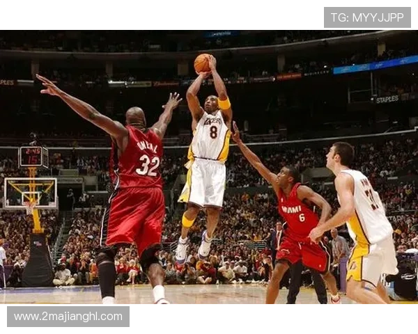 回顾科比经典比赛瞬间的高清视频集锦欣赏